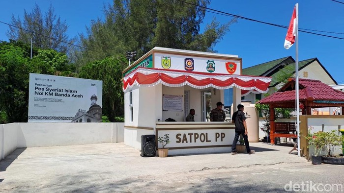 Dua pos Satpol PP dibangun di tempat wisata di Banda Aceh untuk cegah pelanggaran syariat Islam. (Foto: Agus Setyadi/detikSumut).