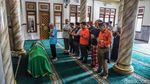 Isak Tangis Warnai Pemakaman Balita Korban Kebakaran di Cakung