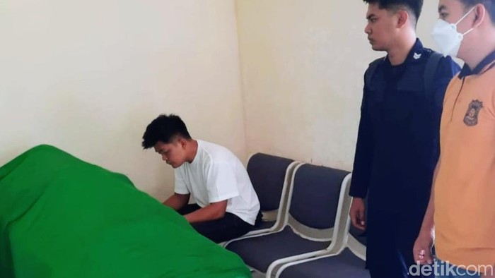 Jenazah terdakwa begal di Situbondo saat diserahkan ke keluarga