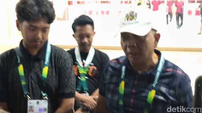 Pemilik Kendal Tornado FC, Junianto atau Ebes Anto, ditemui di Stadion Manahan Solo, Sabtu (3/10.2026).