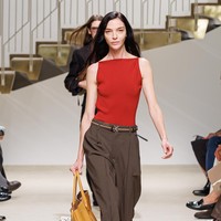 Foto: Eksplorasi Italian Attitude dalam Koleksi TODS Spring-Summer 2027