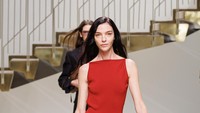 Foto: Eksplorasi Italian Attitude dalam Koleksi TOD'S Spring-Summer 2027