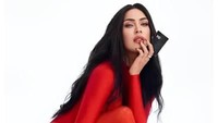 Megan Fox Jadi Bintang Iklan Obat Disfungsi Ereksi, Seksi Pakai Cat Suit