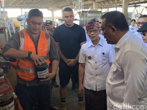 Video Menteri LH Dorong Industri Serap Hasil Olahan Sampah TOSS Center Klungkung