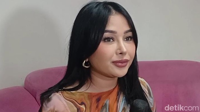 Mutia Ayu di Jalan Kapten P Tendean, Jakarta Selatan, Jumat (2/10/2026).