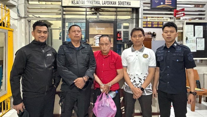 Napi Rutan Makale, Paulus Niel (baju merah) ditangkap kembali di Tana Toraja usai kabur.