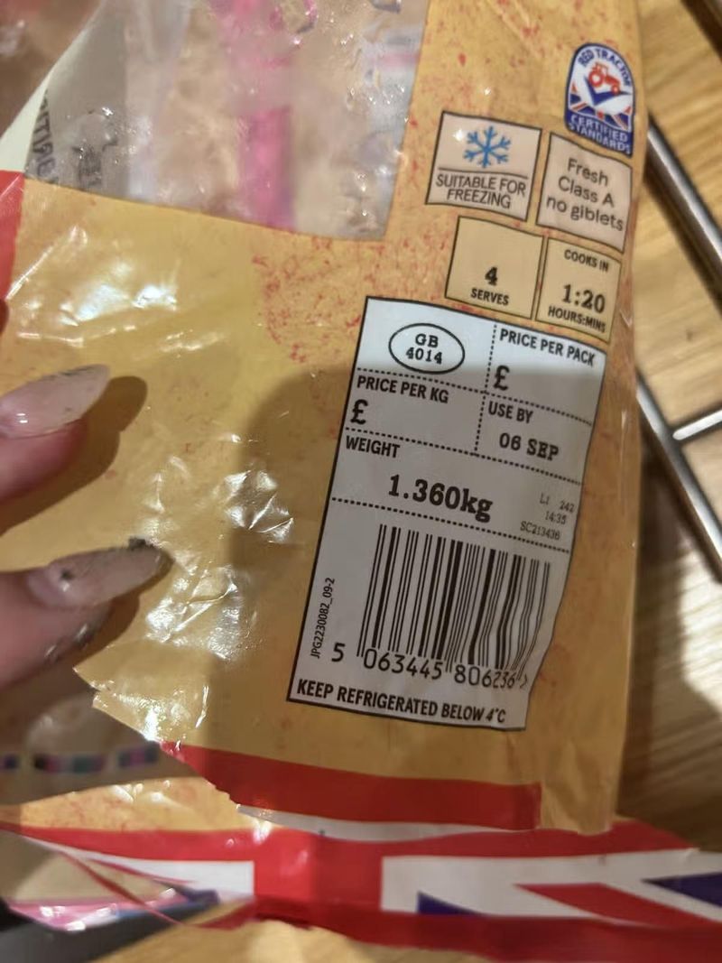 Ngeri! Ayam Potong di Supermarket Ini Dipenuhi Cacing Ngeri! Ayam Potong di Supermarket Ini Dipenuhi Cacing