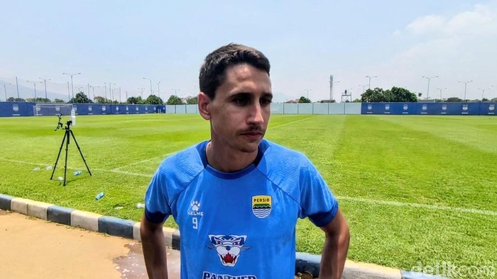 Pemain Persib Bandung, Luka Menalo