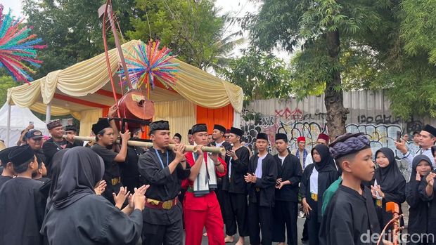 Pemerintah Kota (Pemkot) Administrasi Jakarta Selatan resmi membuka Festival Palang Pintu XVII di Kemang, Jakarta Selatan. (Ondang/detikcom)