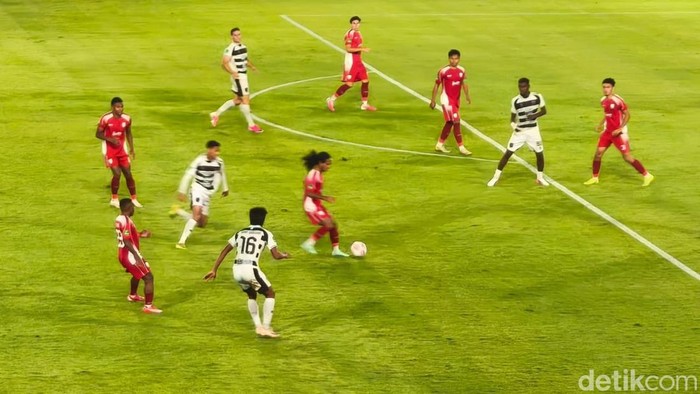 Laga Persis Solo kontra Kendal Tornado FC di Stadion Manahan Solo, Sabtu (3/10/2026).