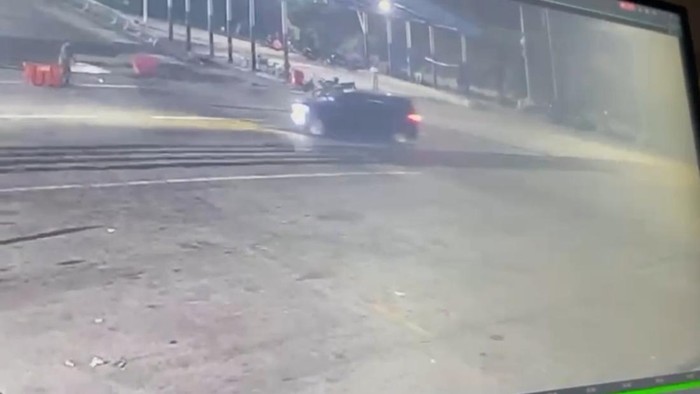 Rekaman CCTV saat polisi mengamankan kendaraan yang membawa narkotika di Lampung