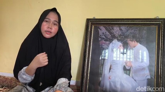 Rita, istri almarhum Ardiansyah menceritakan bagaimana suaminya mengalami sesak nafas diduga karena kabut asap.