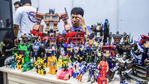 Pameran tersebut menghadirkan beragam hal menarik bagi penggemar budaya pop, mulai dari komik, film, serial, gim, hingga karakter fiksi.