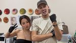 Sweet! Justin Hubner Bantu Jennifer Bikin Kue saat ke Chewys