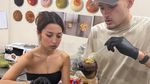 Sweet! Justin Hubner Bantu Jennifer Bikin Kue saat ke Chewys
