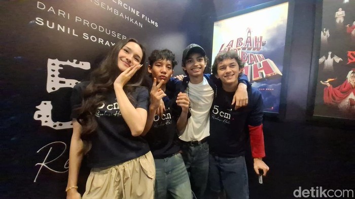Cast film 5cm Revolusi Hati