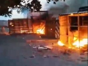 Kronologi Bentrok Warga di Lutra Berujung 1 Tewas-Kios Dibakar