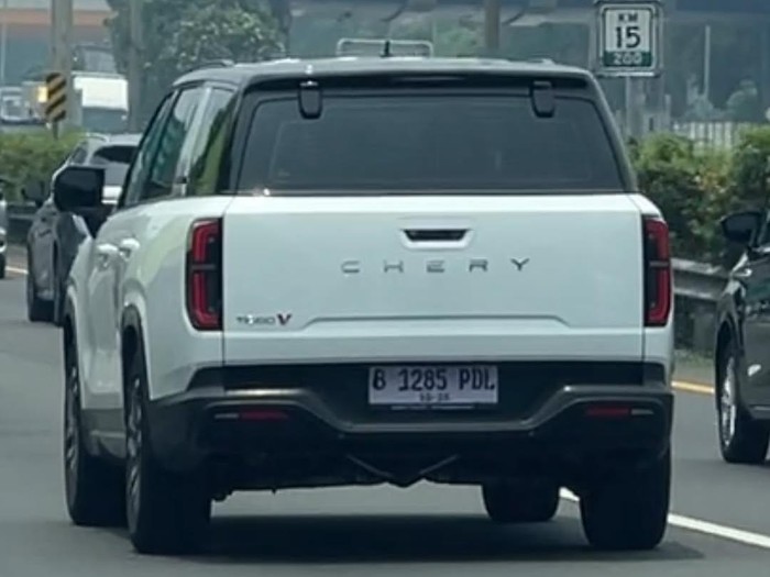 Chery Tiggo V tertangkap kamera sudah di jalanan Jakarta