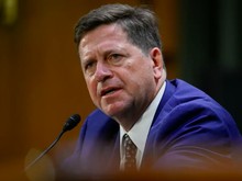 Trump Kerahkan Bos Intelijen untuk Menangkan Perang AI