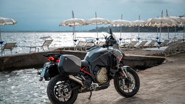 Ducati Multistrada V4 S Grand Tour Ducati Multistrada V4 S Grand Tour