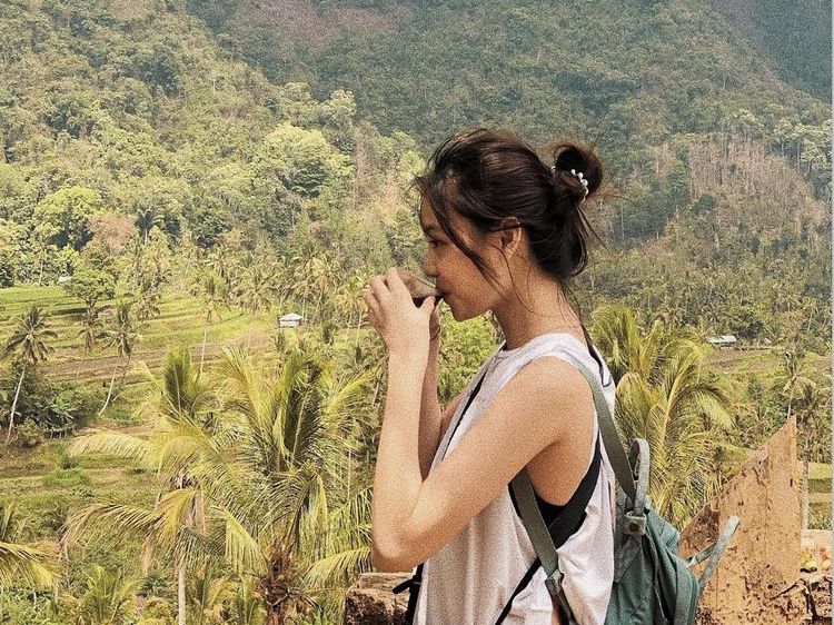 Seru! Gege Elisa Bagikan Momen Ngopi Cantik di Bali hingga Kyoto