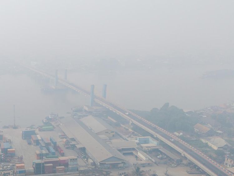Kabut Asap Selimuti Palembang, Kualitas Udara  Masuk Kategori Berbahaya