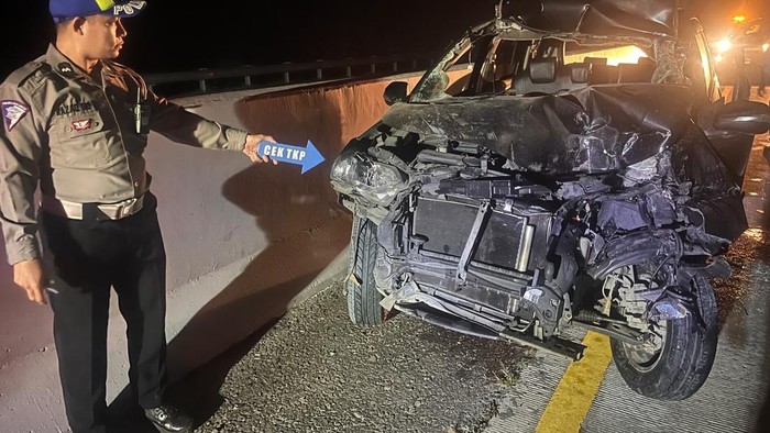 Suasana kecelakaan di Tol Tebing Tinggi-Medan dan saat  polisi lakukan olah TKP