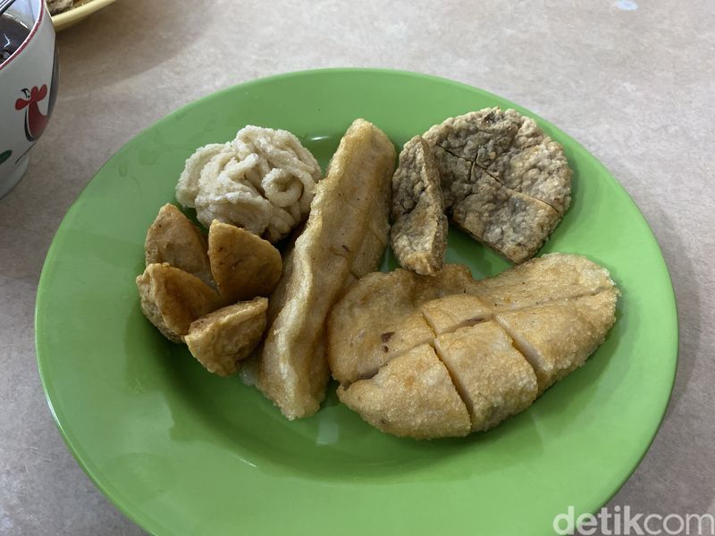Pempek Garuda, pertama hadir di Jalan Garuda Kemayoran sejak 1980.