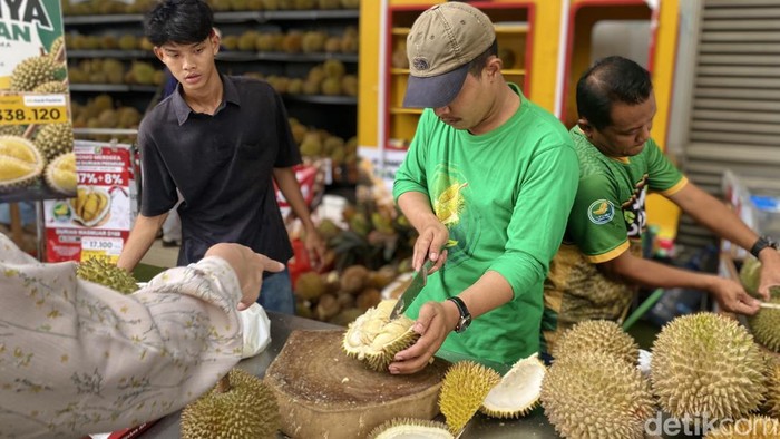Pesta Durian di TSM Cibubur
