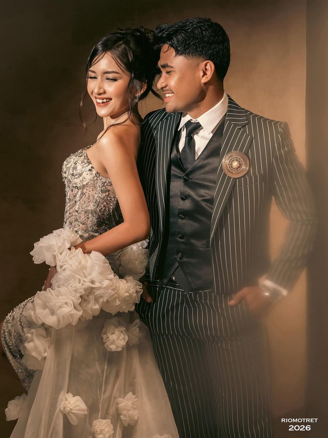 Gaya Prewedding Terbaru Asnawi & Yuriska Patricia Bertema Vintage yang Glamour