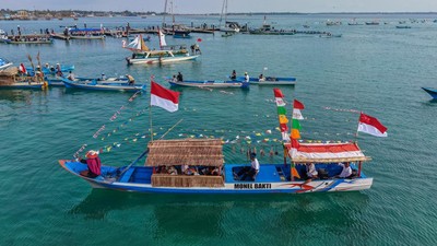 Ratusan Perahu Hias Ramaikan Laut Marina Togo Wakatobi