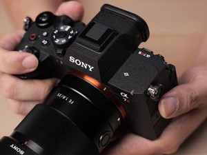 Review Sony A7R VI, Resolusi 66,8 MP Kini Bisa Jepret 30 FPS
