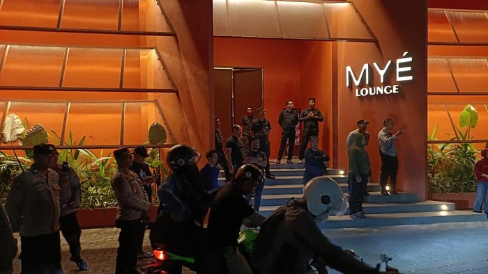THM diduga menjadi lokasi pesta LGBT di Makassar digeruduk massa.