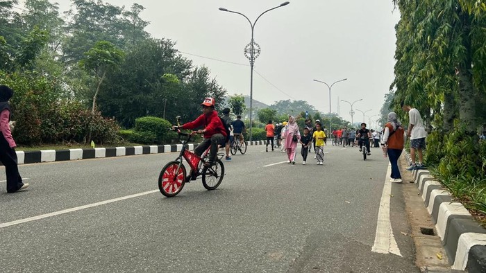 Warga Pontianak antusias berolahraga di Car Free Day Ayani, Minggu (4/10/2026). (Istimewa/Dok Prokopim)