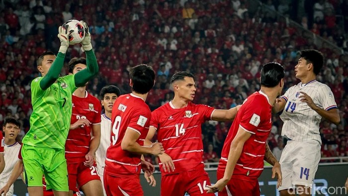 Timnas Indonesia dan Thailand masih bermain imbang 0-0 hingga babak pertama final FIFA ASEAN Cup 2026 di Stadion Utama Gelora Bung Karno (SUGBK), Jakarta, Senin (5/10/2026). Kedua tim sama-sama memiliki sejumlah peluang, namun belum mampu mengubahnya menjadi gol.