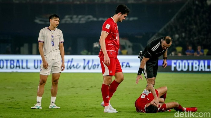 Timnas Indonesia dan Thailand masih bermain imbang 0-0 hingga babak pertama final FIFA ASEAN Cup 2026 di Stadion Utama Gelora Bung Karno (SUGBK), Jakarta, Senin (5/10/2026). Kedua tim sama-sama memiliki sejumlah peluang, namun belum mampu mengubahnya menjadi gol.