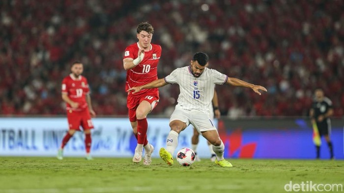 Timnas Indonesia dan Thailand masih bermain imbang 0-0 hingga babak pertama final FIFA ASEAN Cup 2026 di Stadion Utama Gelora Bung Karno (SUGBK), Jakarta, Senin (5/10/2026). Kedua tim sama-sama memiliki sejumlah peluang, namun belum mampu mengubahnya menjadi gol.