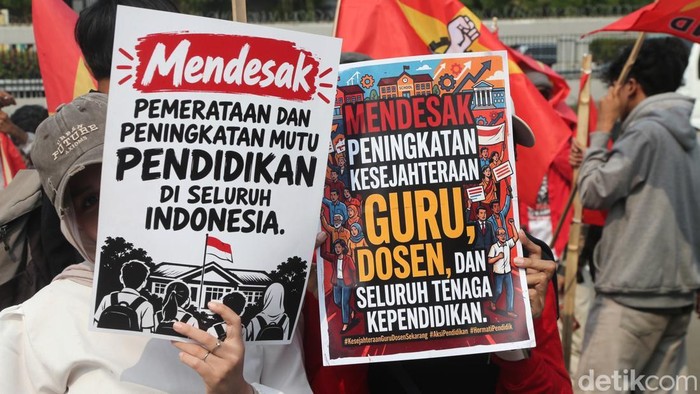 Mahasiswa yang tergabung dalam Liga Mahasiswa Nasional untuk Demokrasi (LMND) menggelar aksi di depan Gedung DPR, Jakarta, Senin (5/10/2026). Mereka menyuarakan pentingnya pendidikan gratis tanpa syarat.
