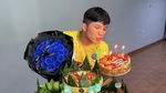 Aksi Seru Jirayut Masak Salad hingga Racik Tom Yum Khas Thailand