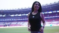 Dan setelah menyanyi untuk Asian Games Opening Ceremony, malam ini kembali di Jakarta Stadium GBK, saya akan menyanyi untuk Closing Ceremony FIFA ASEAN Cup 2026, terangnya.  Foto: dok instagram anggun c sasmi