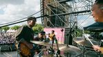Keren! Aksi Ardhito Pramono Manggung di Busan Rock Festival