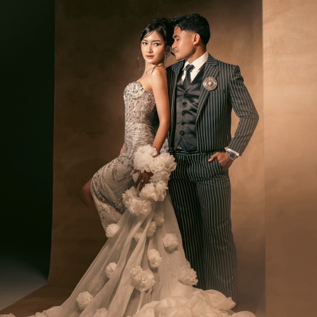 Foto Prewedding Asnawi Mangkualam-Yuriska Patricia, Tampil Vintage nan Elegan