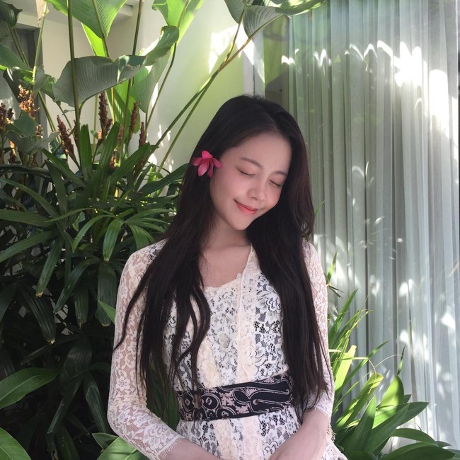 Pesona Carmen Pulkam ke Bali, Boyong Member Hearts2Hearts ke Rumahnya