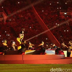 Anggun C Sasmi Nangis Nyanyikan Tanah Airku di GBK, Liriknya Kena Banget