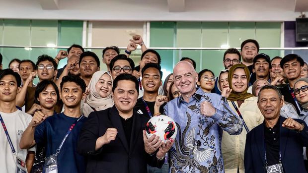Erick Thohir menyambut Gianni Infantino yang akan menghadiri laga final FIFA ASEAN Cup 2026. Erick Thohir menyambut Gianni Infantino yang akan menghadiri laga final FIFA ASEAN Cup 2026. (Dok. PSSI)