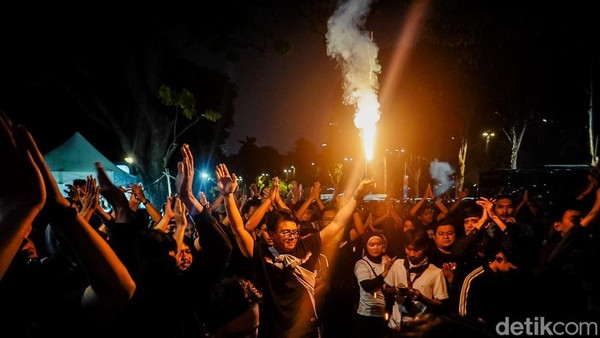 Jelang Final ASEAN Cup, Ultras Garuda Guncang GBK dengan Chant dan Flare