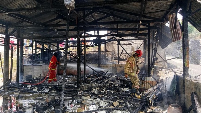 Penampakan rumah yang ludes terbakar di Tejosari, Parakan, Temanggung, Senin (5/10/2026).
