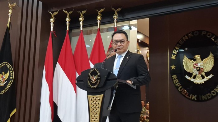 Menko Polkam Dudung Abdurachman di Kemenko Polkam, Jakarta Pusat, Senin (5/10/2026).
