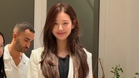 Potret Jang Wonyoung IVE Pamer Bareface, Imut Bak Bayi di Balik Show DIOR