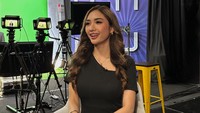 Natascha Germania memohon maklum ke netizen yang bertanya soal keberadaannya. Izin pamit dulu sebentar yaa temen2. See you on Tv again when the time is right, tulisnya. (Foto: dok Instagram nat.germania)